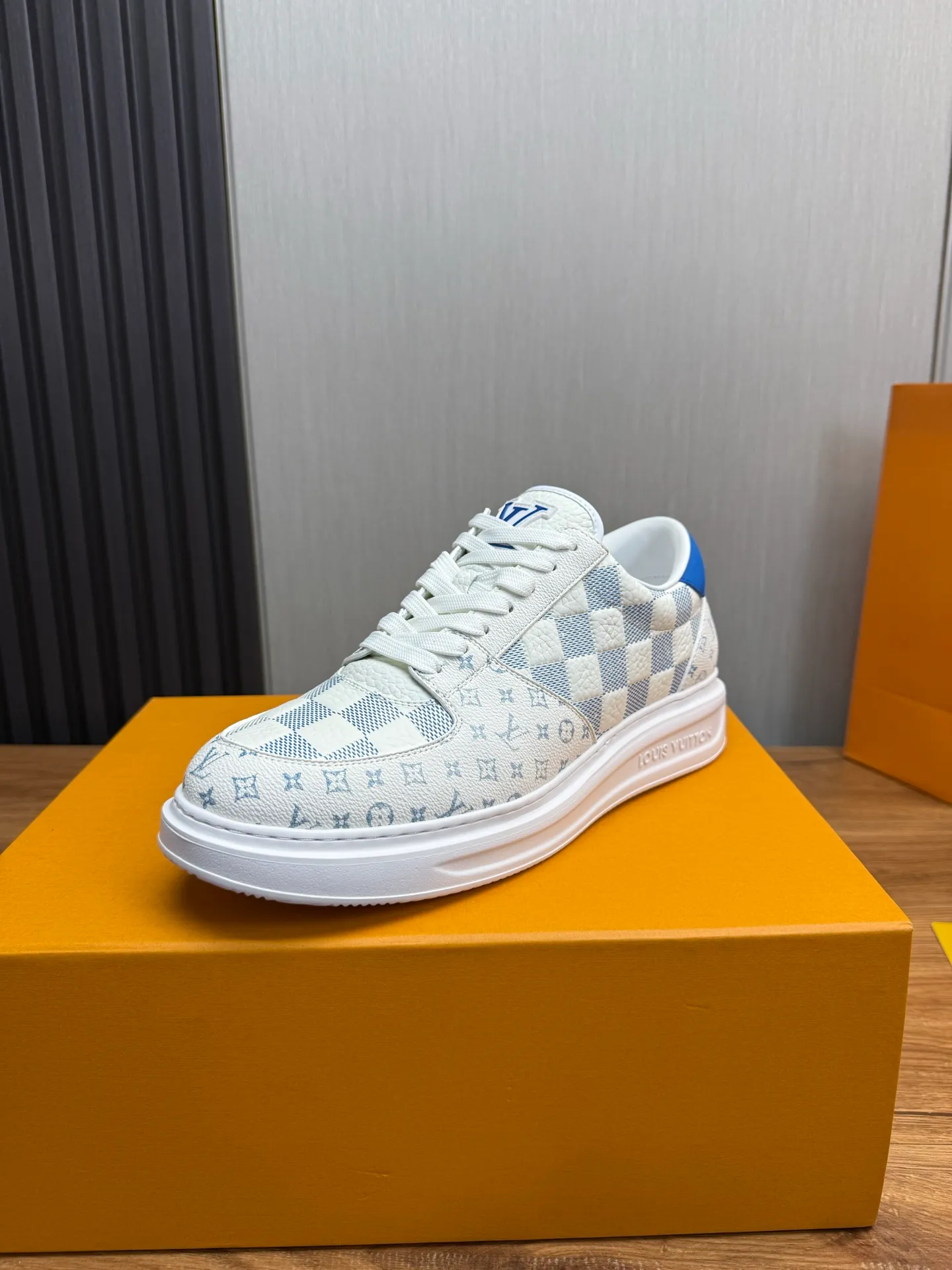 Men's shoes 💰840💰 LOUIS VUITTON [Luden Yiwei] The new trendy Lv is on the market 🎁, casual and fashionable men's shoes 👟 1:1 shipment ⬆️The upper is made of imported cowhide + cowhide mesh lining, the original wear-resistant rubber outsole, the version is simple and elegant, exclusive for trendy men. 38-45 (38.45 is non-refundable if made to order)